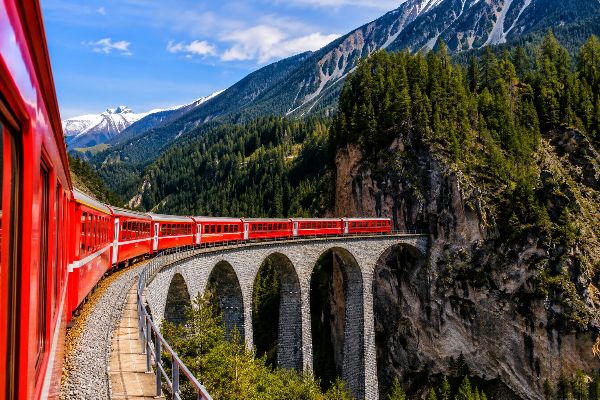 Met de trein door de Zwitserse Alpen
